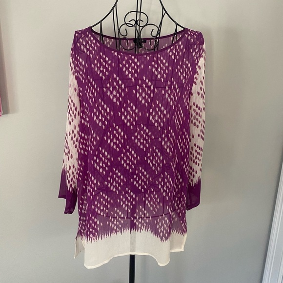 Ann Taylor Tops - Ann Taylor Women’s Sheer Blouse Size Medium💕